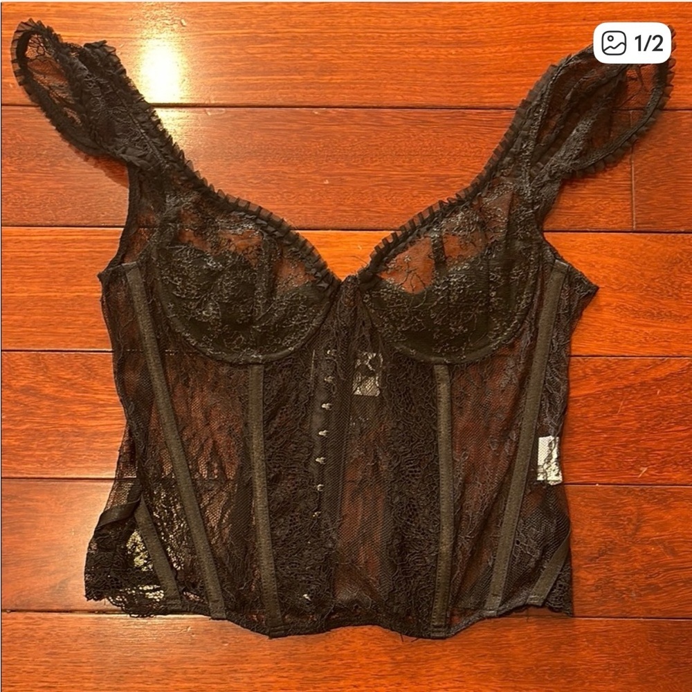 White Fox NWT Black Lace Corset Top